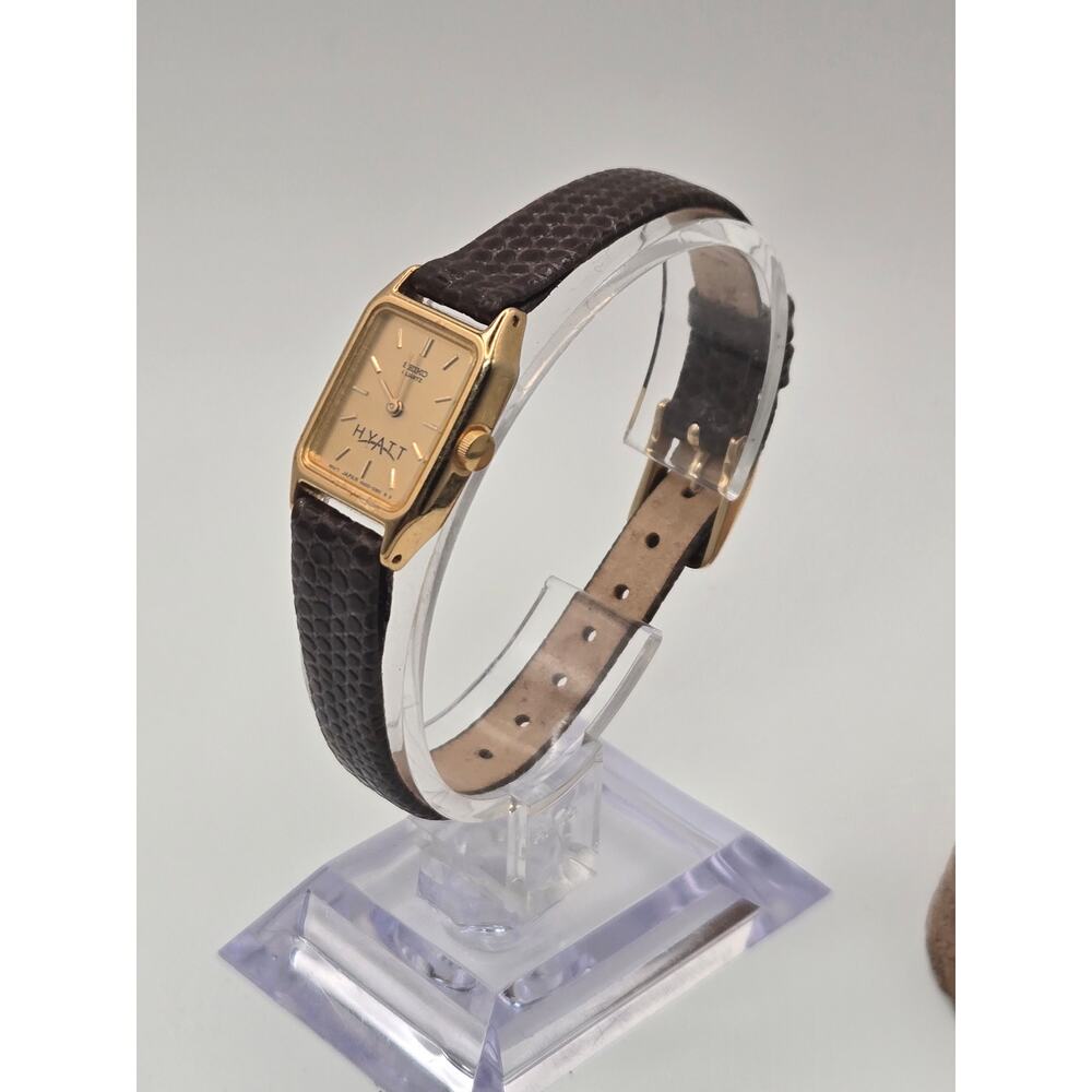 Seiko Quartz "Tank" Style Watch View 4